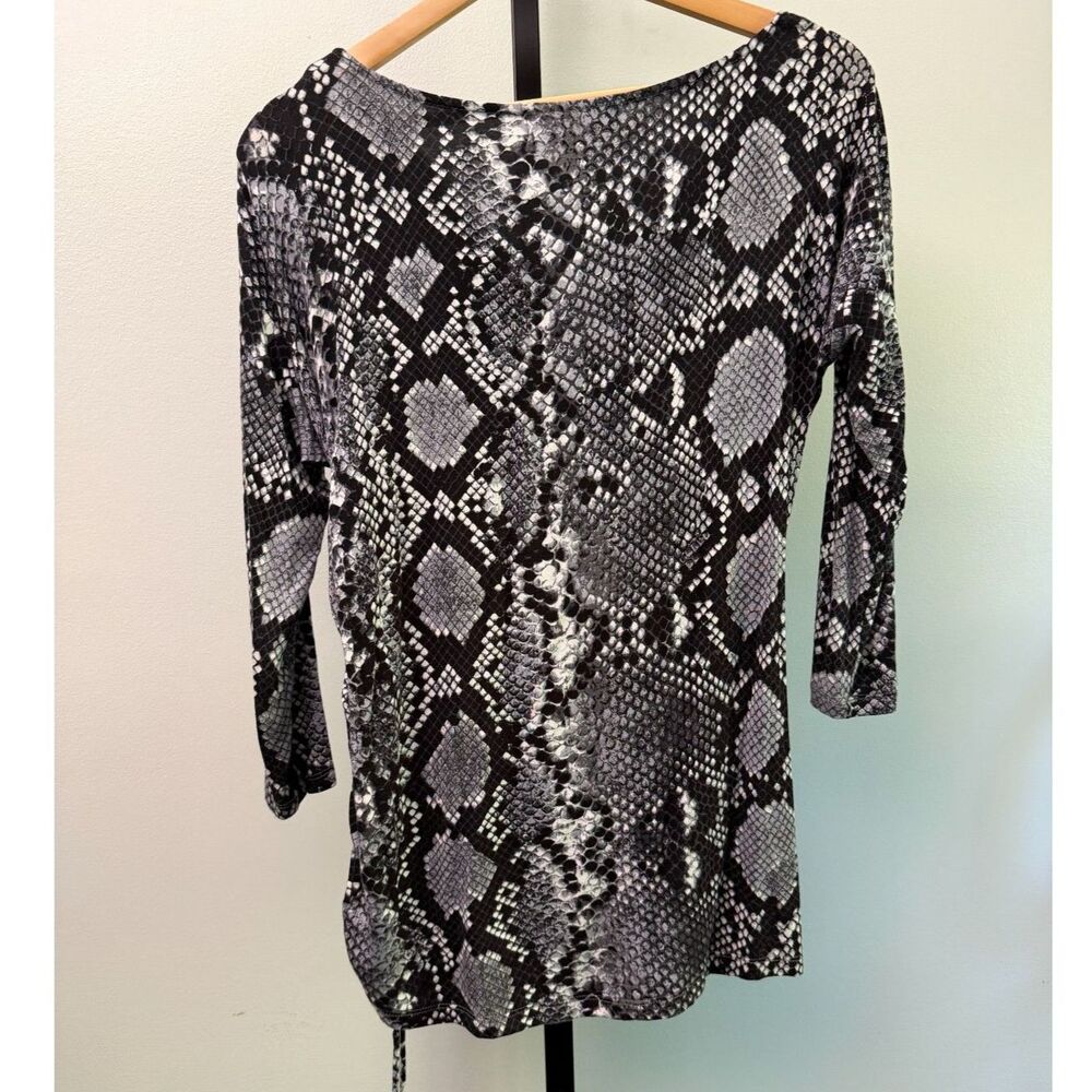 Michael Kors Snake Print Ruched Side Tunic Top Medium Gray Black 3/4 Sleeve - Picture 2 of 8